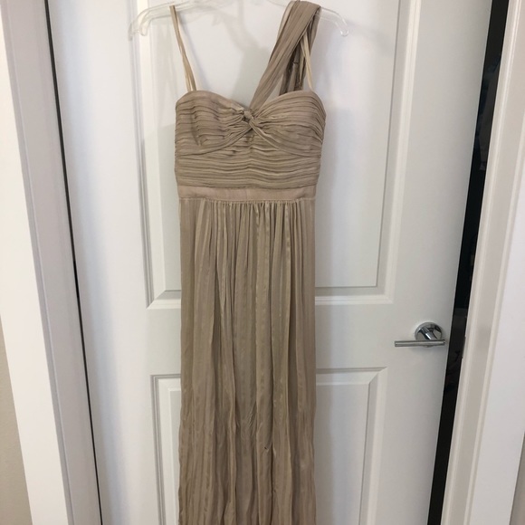 BCBGMaxAzria Dresses & Skirts - BCBG maxi gorgeous tan / gold dress
